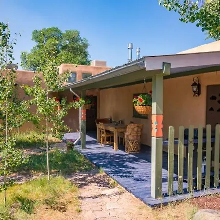 Holiday home 1 Bedroom - In Railyard, 10 Min. Walk To Plaza - Prado *